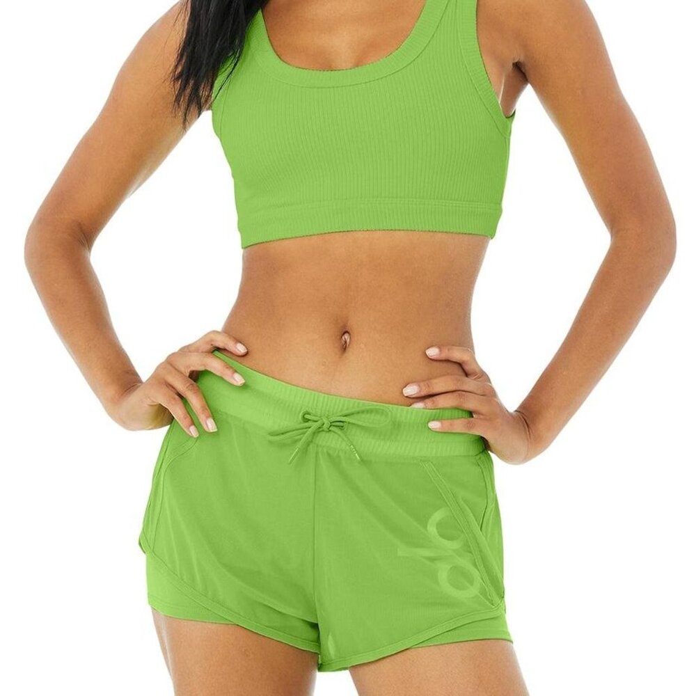 Alo yoga green apple ambience short